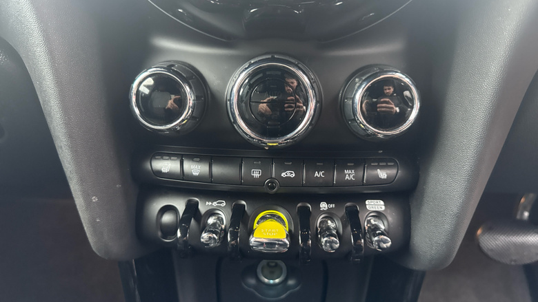 MINI Hatchback 135kW Cooper S Level 2 33kWh 3dr Auto Electric Hatchback